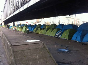 L'accampamento di La Chapelle, prima dello sgombero